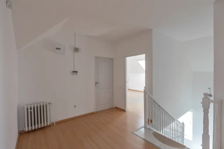 Školní, Průhonice - Praha-západ | Rent, House, Five-bedroom (6+1), 230 m²