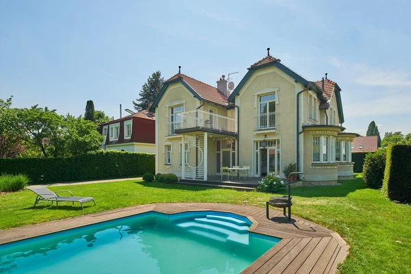 Krovova, Klánovice - Prague 9 | Sale, House, Six-bedroom (7+kk), 250 m²