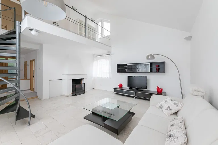 Chuchelská, Modřany - Praha 4 | Pronájem, Rodinný dům, 5+1, 250 m²