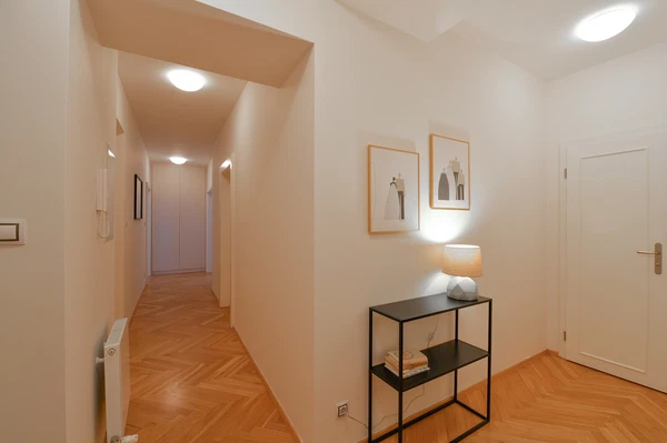 Gotthardská, Bubeneč - Prague 6 | Rent, Apartment, Three-bedroom (4+1), 133 m²