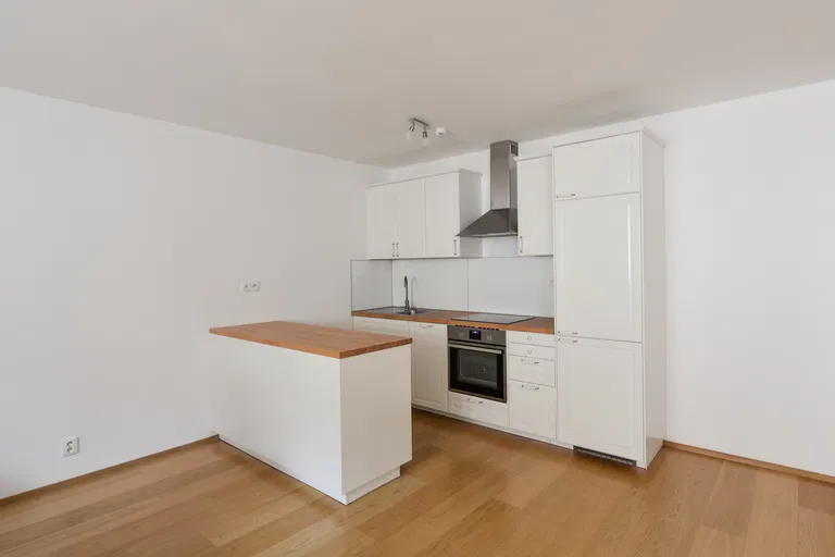 Staropramenná, Smíchov - Prague 5 | Rent, Apartment, Two-bedroom (3+kk), 102 m²