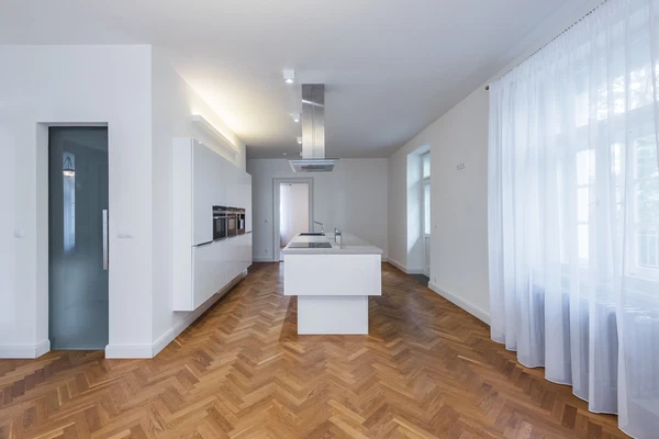 Štursova, Bubeneč - Prague 6 | Rent, Apartment, Three-bedroom (4+1), 180 m²