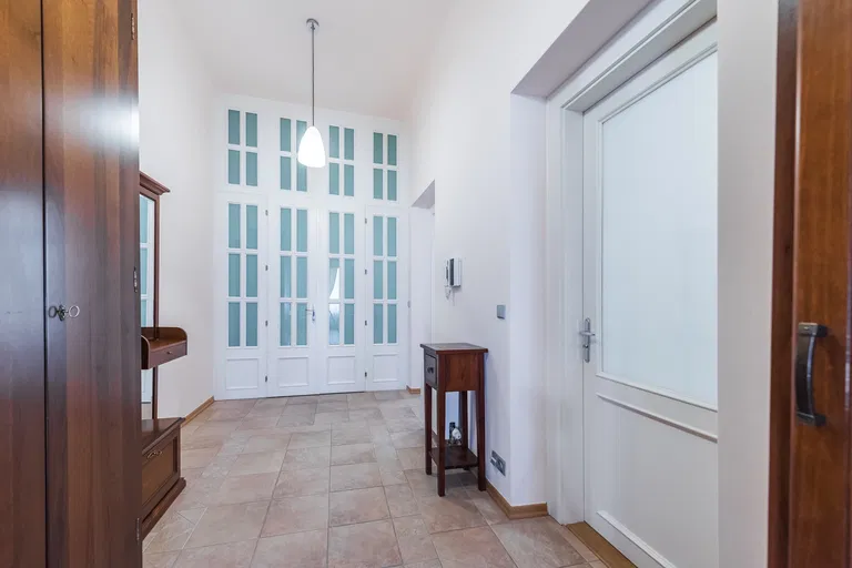 Loretánská, Hradčany - Prague 1 | Rent, Apartment, One-bedroom (2+kk), 74 m²
