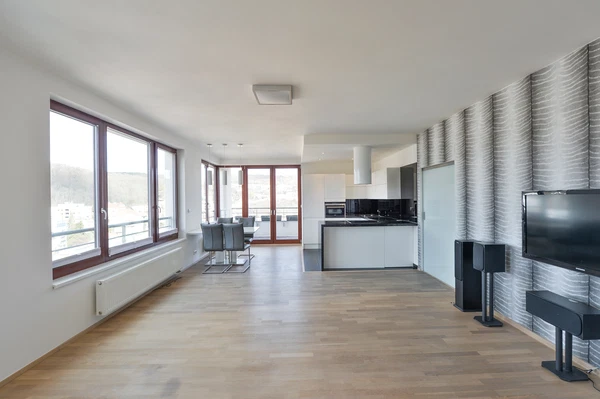 Musílkova, Košíře - Prague 5 | Rent, Apartment, Three-bedroom (4+kk), 111 m²