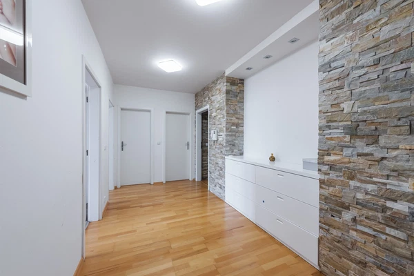 Klausova, Stodůlky - Praha 5 | Pronájem, Byt, 4+kk, 154 m²