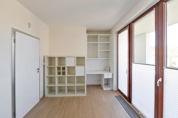 Musílkova, Košíře - Prague 5 | Rent, Apartment, Three-bedroom (4+kk), 111 m²