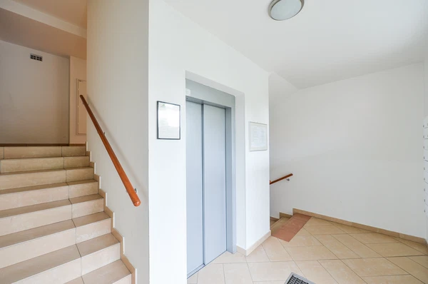 Holubí, Suchdol - Prague 6 | Sale, Apartment, Two-bedroom (3+kk), 238 m²