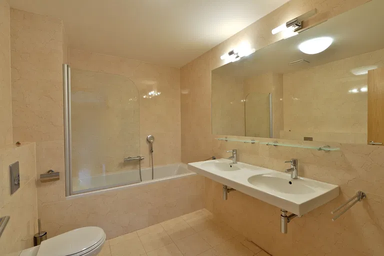 U Laboratoře, Střešovice - Praha 6 | Pronájem, Byt, 3+1, 124 m²