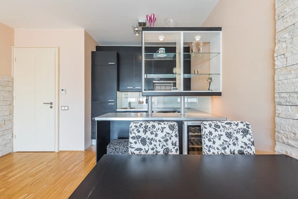 Rohanské nábřeží, Karlín - Praha 8 | Pronájem, Byt, 2+kk, 55 m²