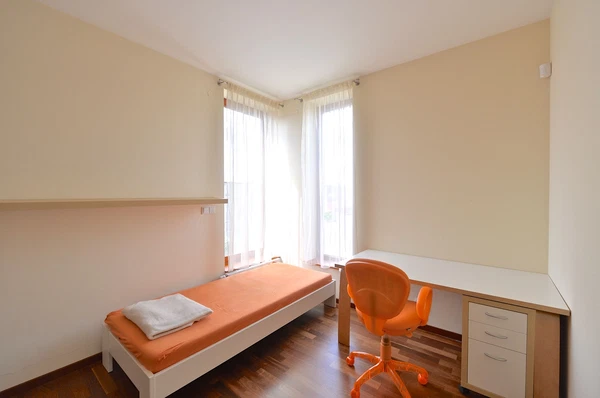 U Libušské sokolovny, Libuš - Prague 4 | Rent, House, Three-bedroom (4+kk), 165 m²