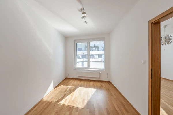 Makedonská, Střížkov - Prague 9 | Rent, Apartment, One-bedroom (2+kk), 54 m²