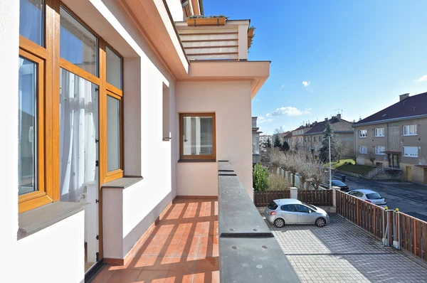 Čínská, Bubeneč - Prague 6 | Rent, Apartment, Four-bedroom (5+kk), 151 m²