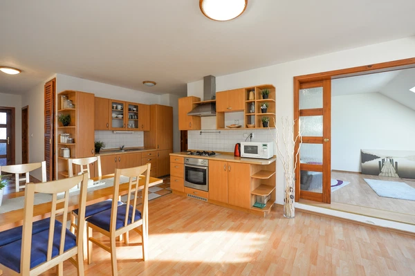 Lotyšská, Bubeneč - Praha 6 | Prodej, Byt, 3+kk, 84 m²