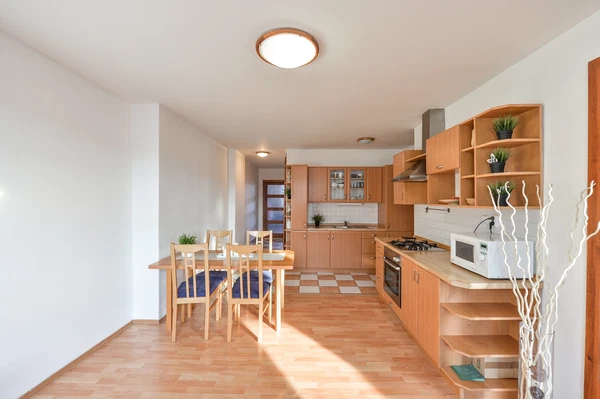 Lotyšská, Bubeneč - Praha 6 | Prodej, Byt, 3+kk, 84 m²