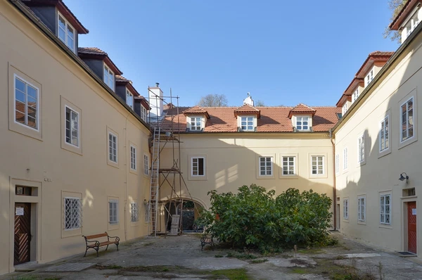 Valdštejnská, Malá Strana - Prague 1 | Rent, Apartment, Two-bedroom (3+kk), 115 m²