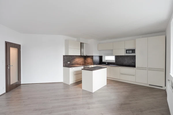 Makedonská, Střížkov - Prague 9 | Rent, Apartment, Two-bedroom (3+kk), 80 m²