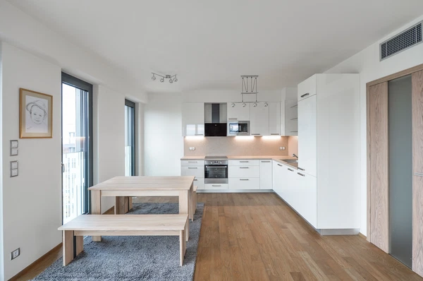 Olšanská, Žižkov - Praha 3 | Pronájem, Byt, 2+kk, 76 m²