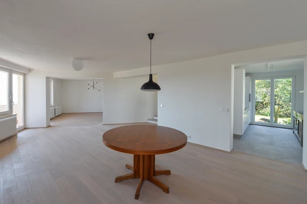 Nad Pomníkem, Hlubočepy - Prague 5 | Rent, House, Five-bedroom (6+kk)