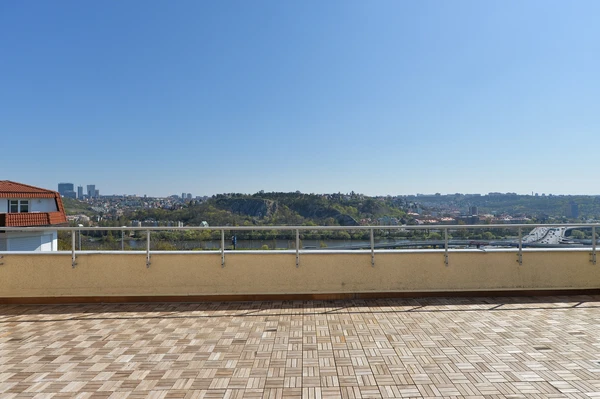 Nad Pomníkem, Hlubočepy - Prague 5 | Rent, House, Five-bedroom (6+kk)