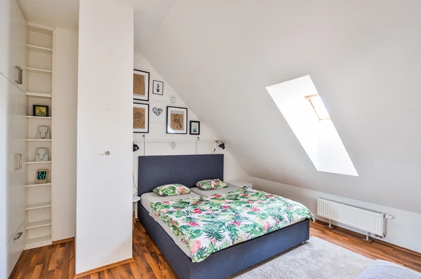 Šmeralova, Bubeneč - Prague 7 | Rent, Apartment, Three-bedroom (4+kk), 135 m²