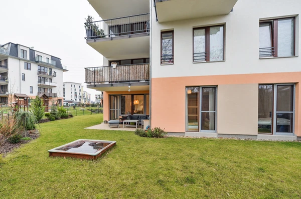 Nademlejnská, Hloubětín - Prague 9 | Rent, Apartment, Four-bedroom (5+kk), 155 m²