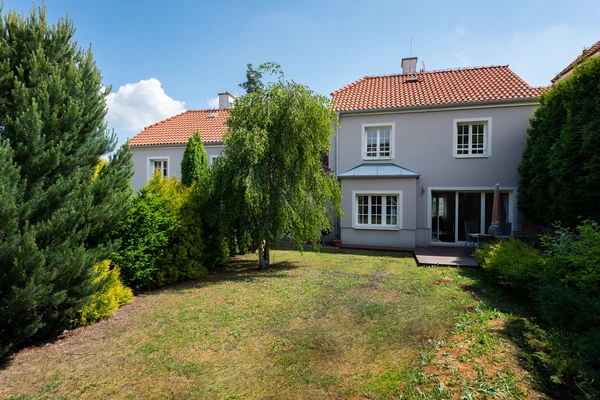 Maly dvůr, Nebušice - Prague 6 | Sale, House, Three-bedroom (4+1)