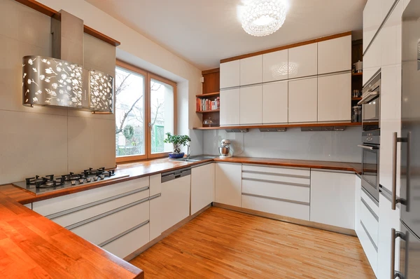 Jihozápadní, Záběhlice - Prague 4 | Sale, House, Four-bedroom (5+kk)