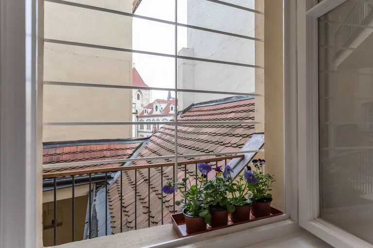 Maltézské náměstí, Malá Strana - Praha 1 | Pronájem, Byt, 2+1, 52 m²