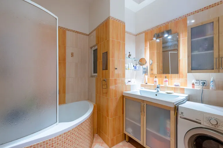 Šarecká, Dejvice - Prague 6 | Sale, Apartment, Two-bedroom (3+1), 77 m²