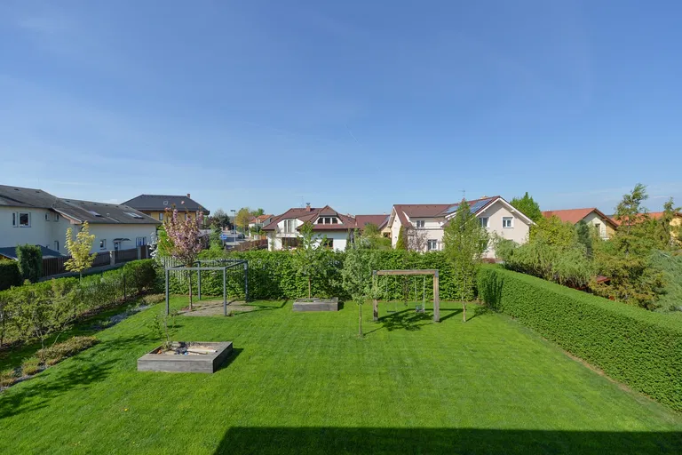 Plukovníka Poláčka, Roztoky - Praha-západ | Sale, House, Five-bedroom (6+kk), 248 m²