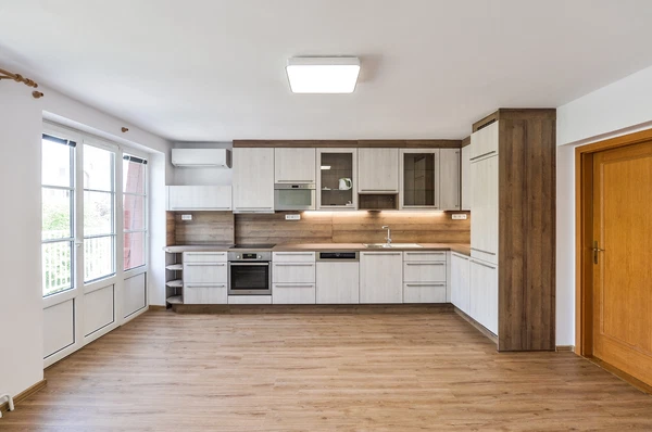 Milíčovská, Újezd u Průhonic - Prague 4 | Rent, Apartment, Three-bedroom (4+kk), 95 m²