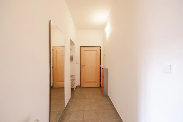 Nad Královskou oborou, Bubeneč - Prague 7 | Rent, Apartment, One-bedroom (2+kk), 70 m²