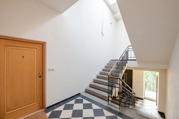 Nad Královskou oborou, Bubeneč - Prague 7 | Rent, Apartment, One-bedroom (2+kk), 70 m²