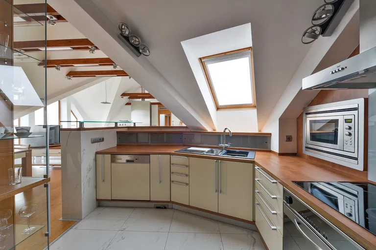 Za Kovárnou, Dolní Měcholupy - Praha 10 | Pronájem, Byt, 5+kk, 235 m²