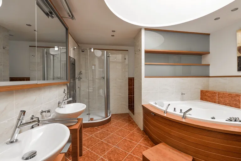 Za Kovárnou, Dolní Měcholupy - Praha 10 | Pronájem, Byt, 5+kk, 235 m²
