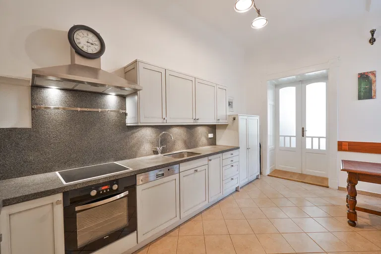 Senovážné náměstí, Nové Město - Praha 1 | Pronájem, Byt, 2+1, 76 m²