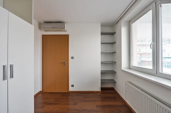 Gutova, Strašnice - Praha 10 | Pronájem, Byt, 4+kk, 99 m²