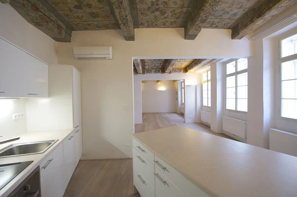 U Lužického semináře, Malá Strana - Prague 1 | Rent, Apartment, Three-bedroom (4+kk), 150 m²