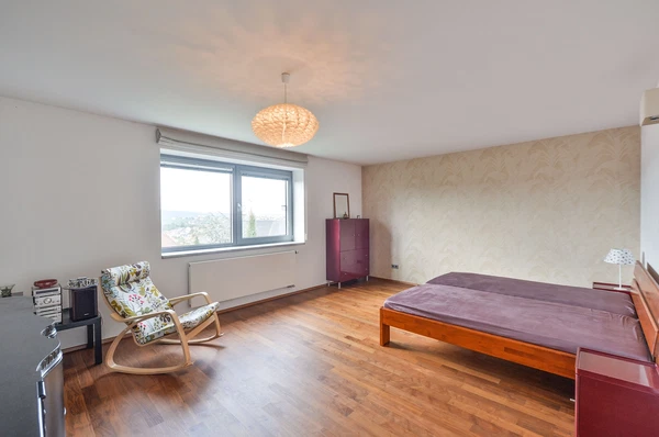 Churnajevova, Modřany - Prague 4 | Sale, House, Eight-bedroom (9+kk)