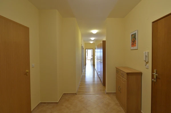 Irská, Vokovice - Prague 6 | Rent, Apartment, Three-bedroom (4+kk), 120 m²