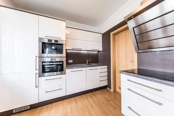 V Dolině, Michle - Prague 10 | Rent, Apartment, Two-bedroom (3+kk), 79 m²