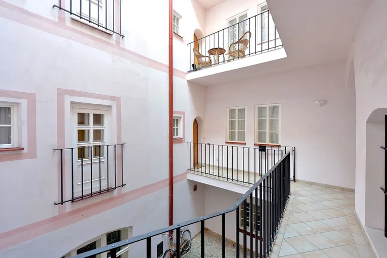 Vlašská, Malá Strana - Praha 1 | Pronájem, Byt, 3+kk, 93 m²