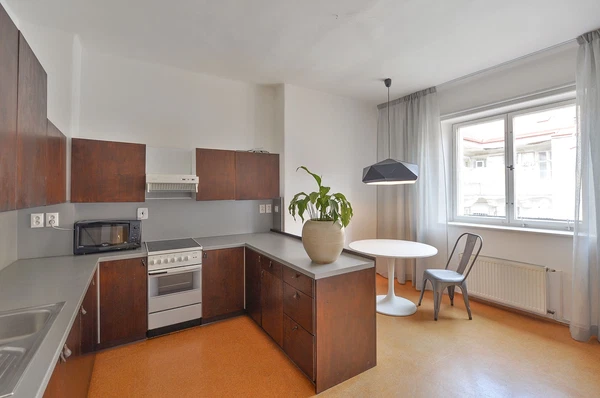 Sokolovská, Karlín - Prague 8 | Rent, Apartment, One-bedroom (2+1), 80 m²