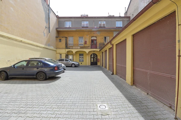 Sokolovská, Karlín - Prague 8 | Rent, Apartment, One-bedroom (2+1), 80 m²