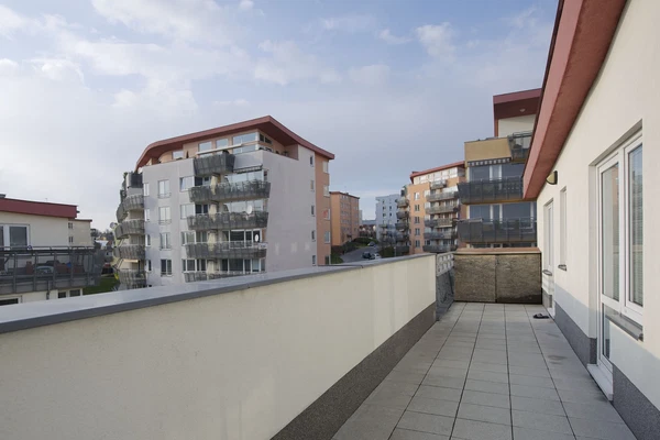 Harmonická, Stodůlky - Prague 5 | Rent, Apartment, Three-bedroom (4+kk), 100 m²