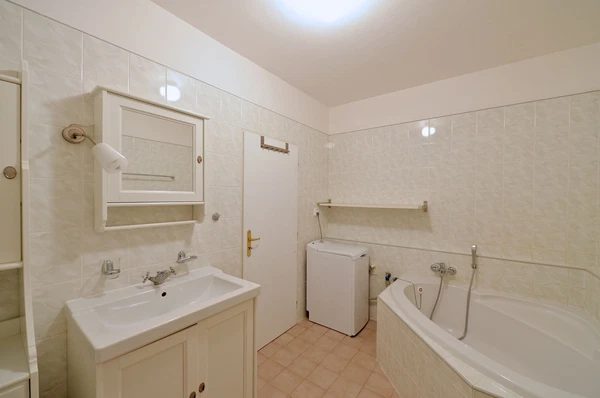 Volutová, Stodůlky - Prague 5 | Rent, Apartment, Studio (1+kk), 45 m²