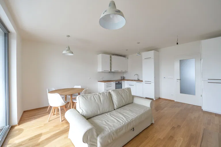 Čumpelíkova, Kobylisy - Praha 8 | Pronájem, Byt, 2+kk, 61 m²