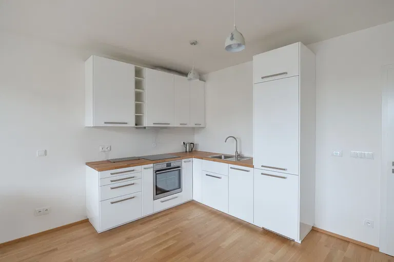 Čumpelíkova, Kobylisy - Praha 8 | Pronájem, Byt, 2+kk, 61 m²