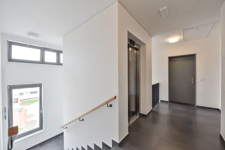 Čumpelíkova, Kobylisy - Praha 8 | Pronájem, Byt, 2+kk, 61 m²
