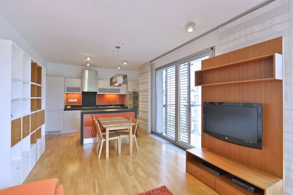 Korunní, Vinohrady - Prague 10 | Rent, Apartment, Two-bedroom (3+kk), 73 m²